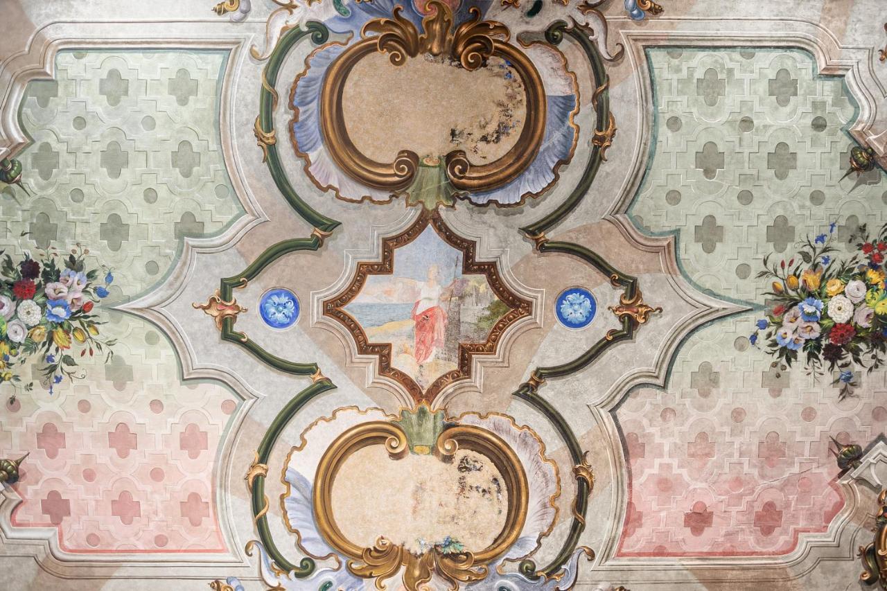 Appartement Palazzo Mia By Icasamia It à Castello Cabiaglio Extérieur photo