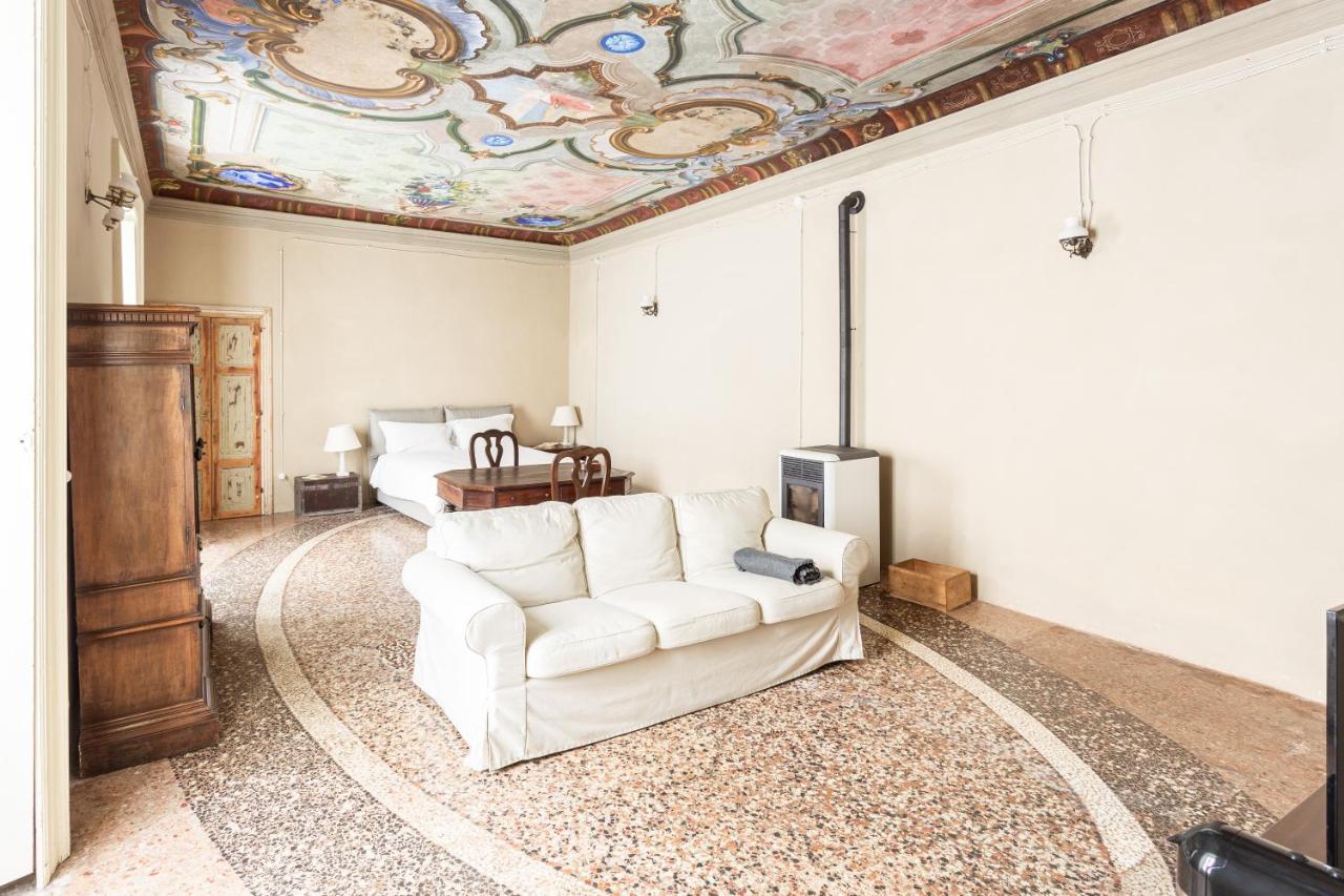 Appartement Palazzo Mia By Icasamia It à Castello Cabiaglio Extérieur photo