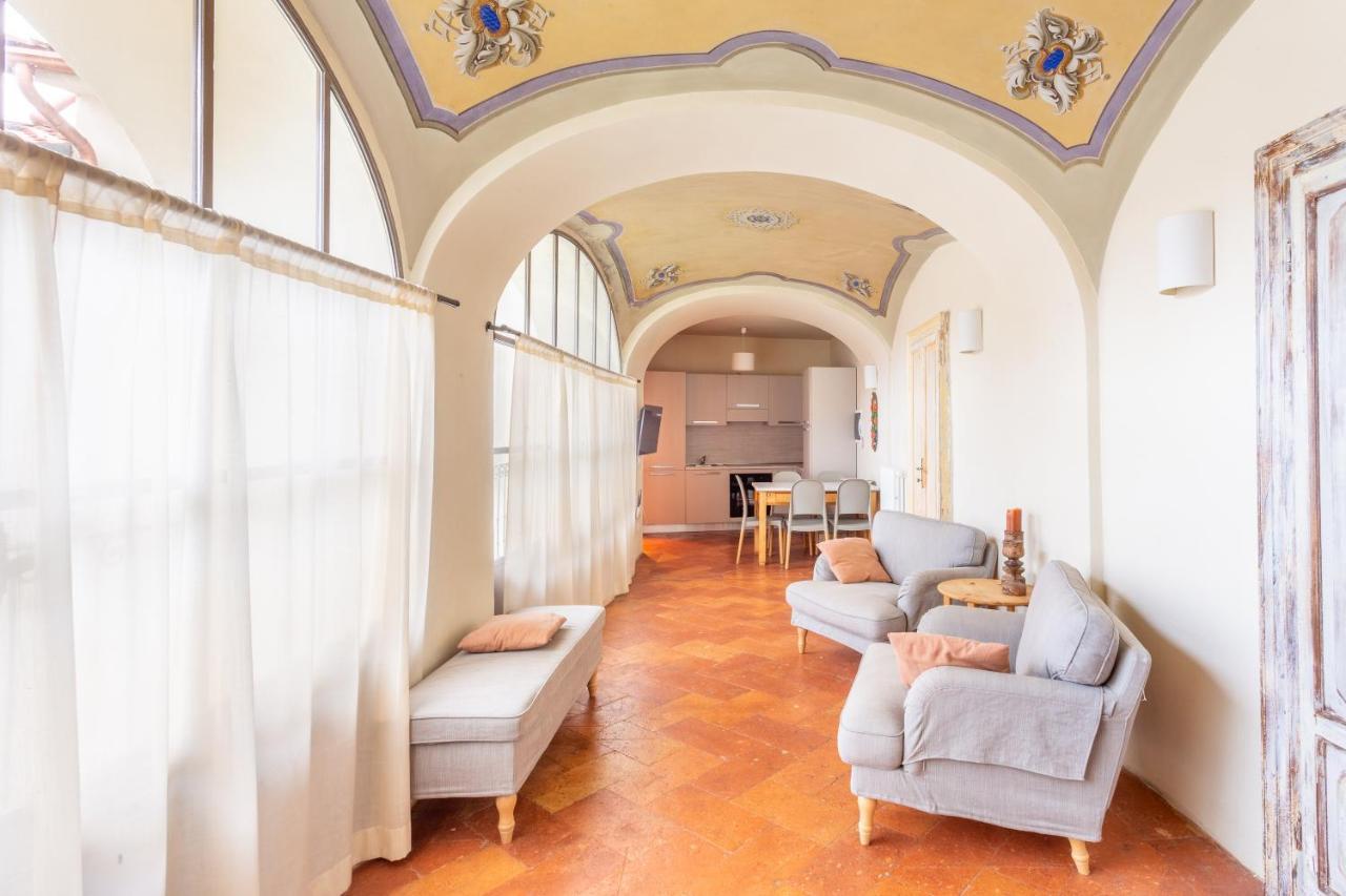 Appartement Palazzo Mia By Icasamia It à Castello Cabiaglio Extérieur photo