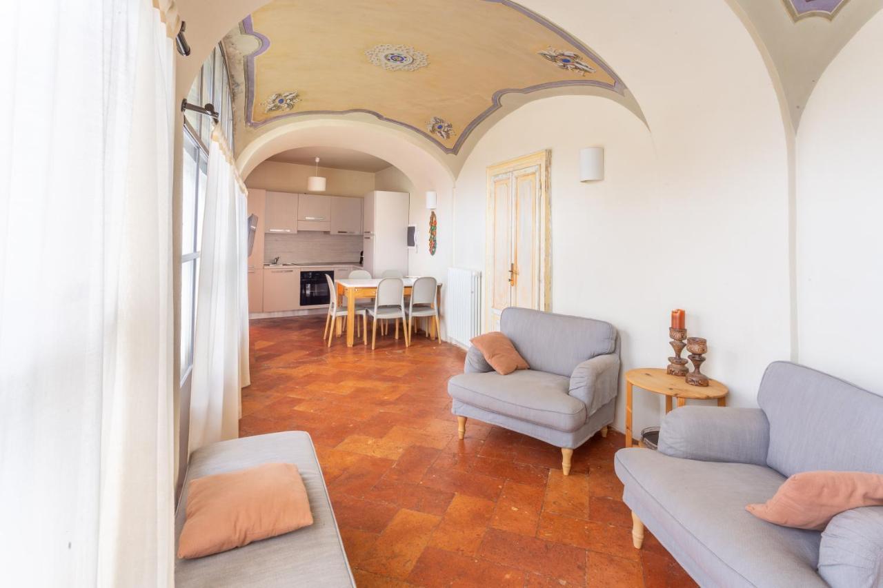 Appartement Palazzo Mia By Icasamia It à Castello Cabiaglio Extérieur photo